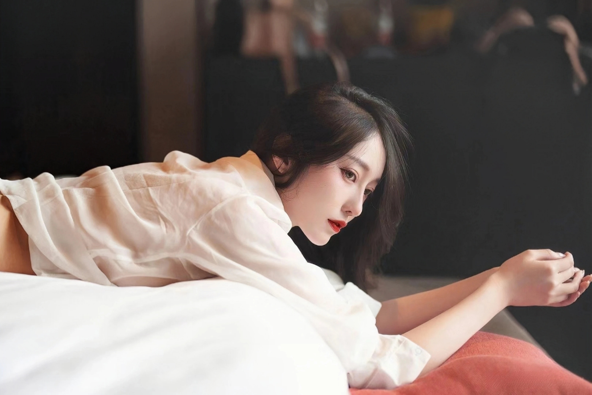 竹竿上翻转倒立！国家级非遗“高杆船技”亮相江西三百山